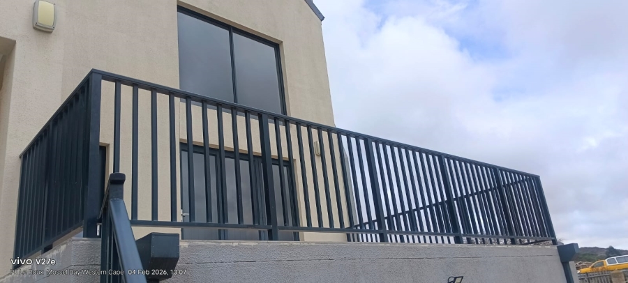 2 Bedroom Property for Sale in Hartenbos Central Western Cape